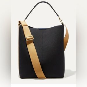 EUC Rothy’s Ink & Ivory bucket bag! Used 1 week!